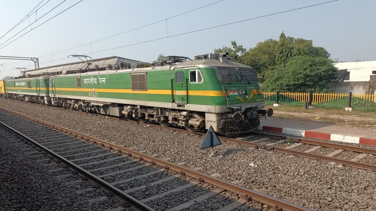 Dahod Driver Forgot Stop Train