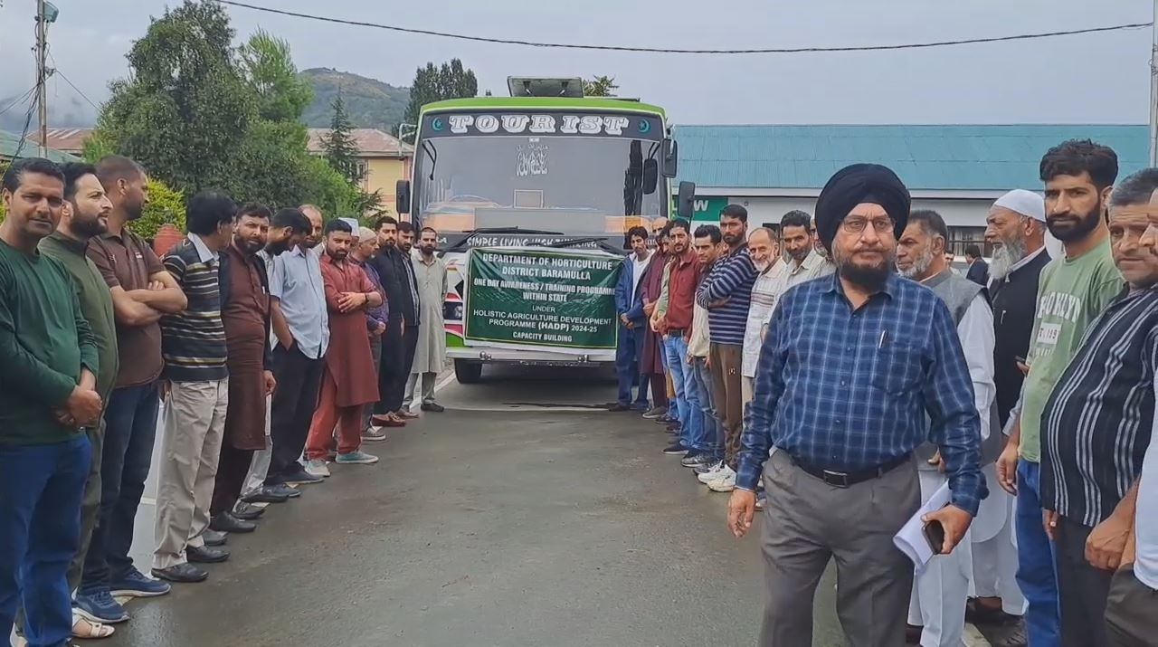 Conducting an awareness program for farmers and fruit growers in Baramulla