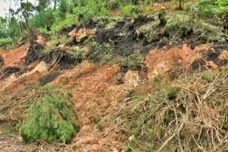 NATIONAL HIGHWAY LANDSLIDE IDUKKI  DEVIKULAM GOVERNMENT LP SCHOOL  ദേശീയപാതയില്‍ മണ്ണിടിച്ചില്‍  ഇടുക്കി മണ്ണിടിച്ചില്‍