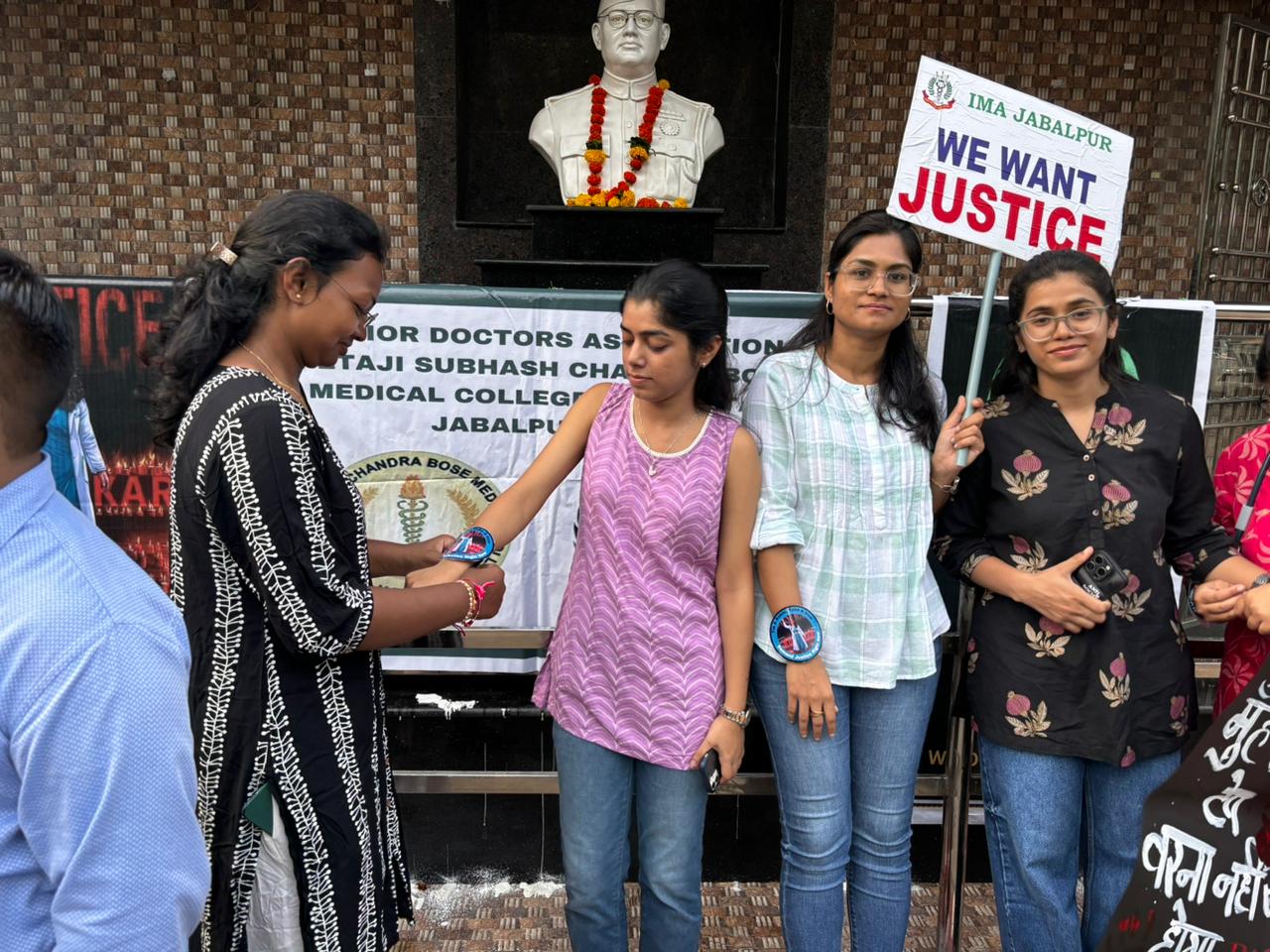 Jabalpur Doctors Tied Black Rakhi