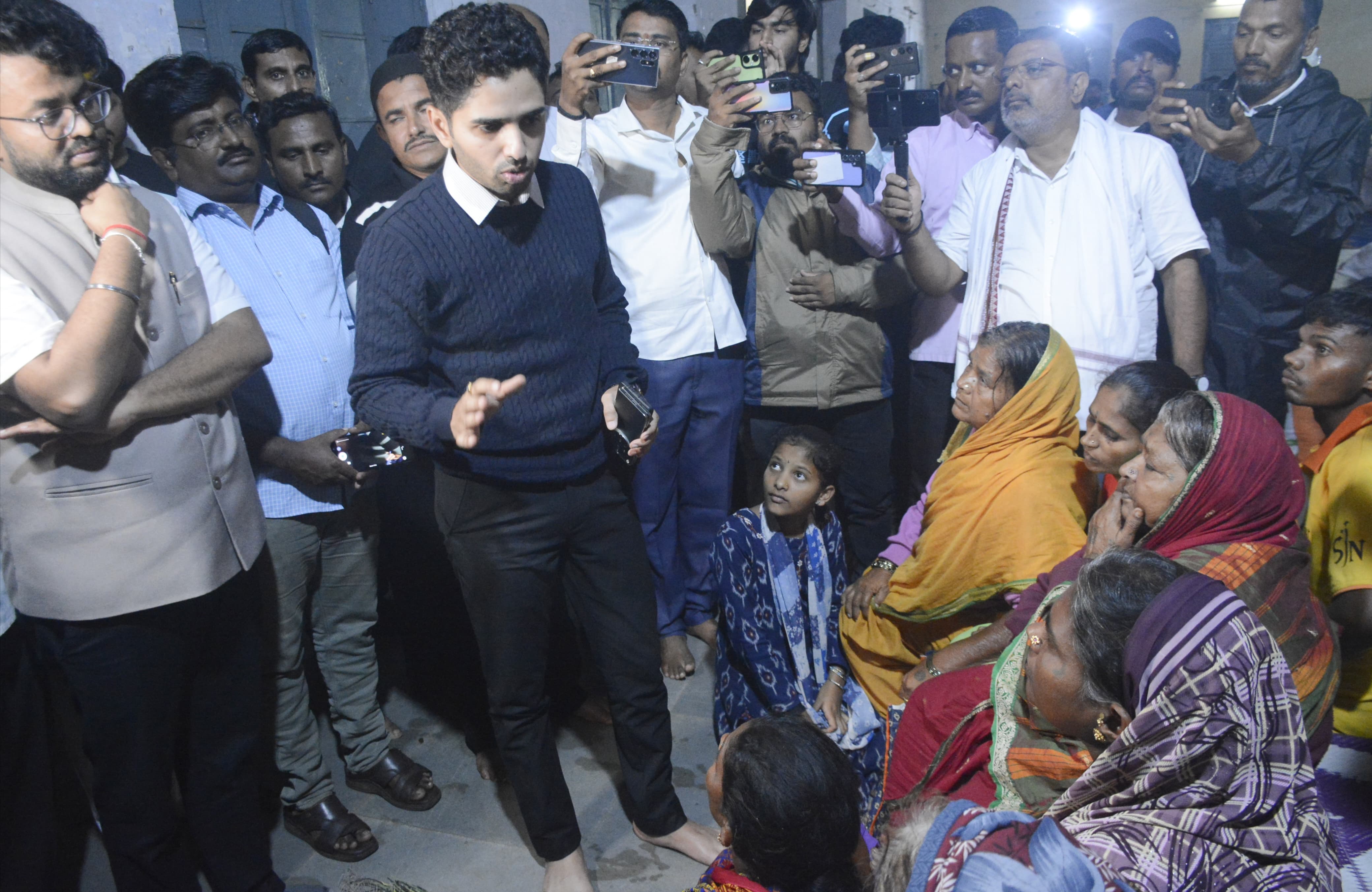 belagavi Gokak Flood DC Visit shelter home People demand for permanent solution