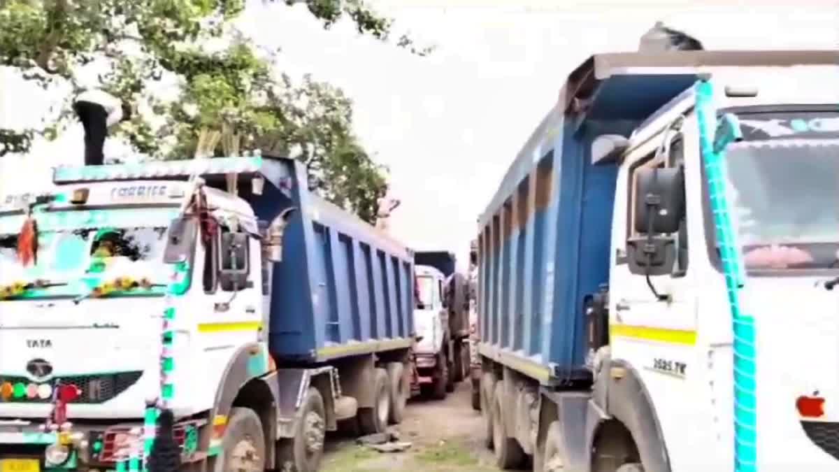 Illegal mining in nuh Police cut challan to dumpers in Nuh