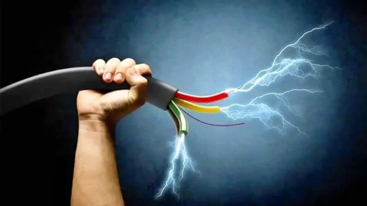 Four Persons Injured By  Electric Shock In Quthbullapur
