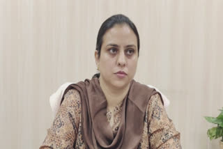 DDPO Navdeep Kaur, who is investigating the 100 crore panchayat scam in Ludhiana, is receiving threats.