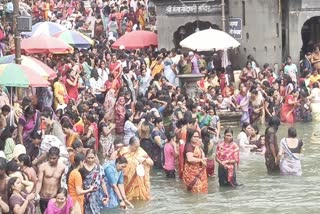 Women Bath In Ram Teerth