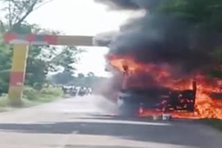 Running Bus Caught Fire Burnt