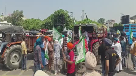 IN AMRITSAR, FARMERS BLOCKED THE BHANDARI BRIDGE AFTER A CLASH WITH THE POLICE