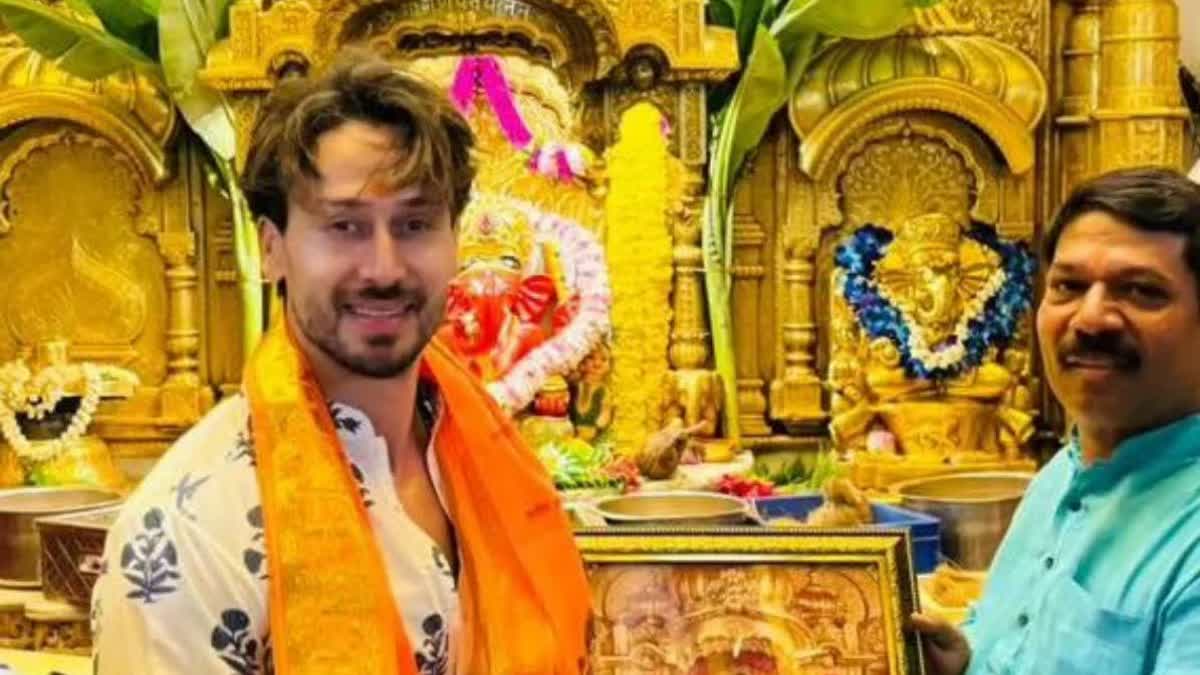 Tiger Shroff visits Siddhivinayak on the occasion of the release of Ganapath a hero is born