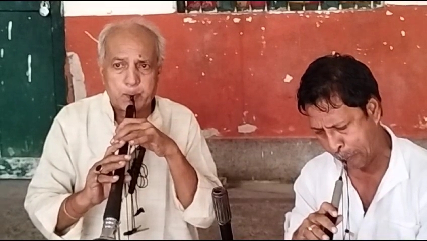 Muslim Family Playing Shehnai In Budhanath Temple