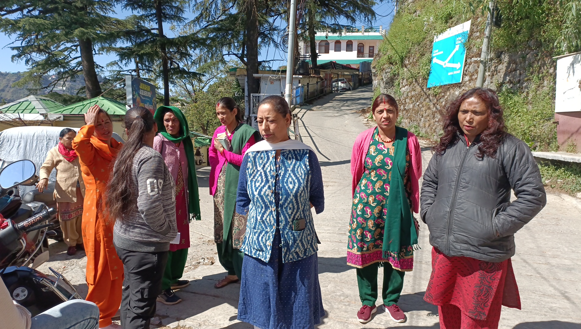 Councilor Jasveer Kaur submitted memorandum to SDM in Mussoorie