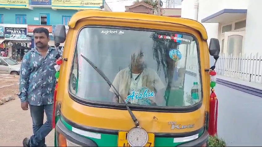 Auto driver Aishwarya