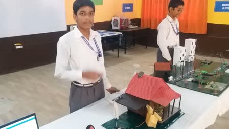 lucknow schools student made device to prevent wet clothes in rain latest news inspired award model