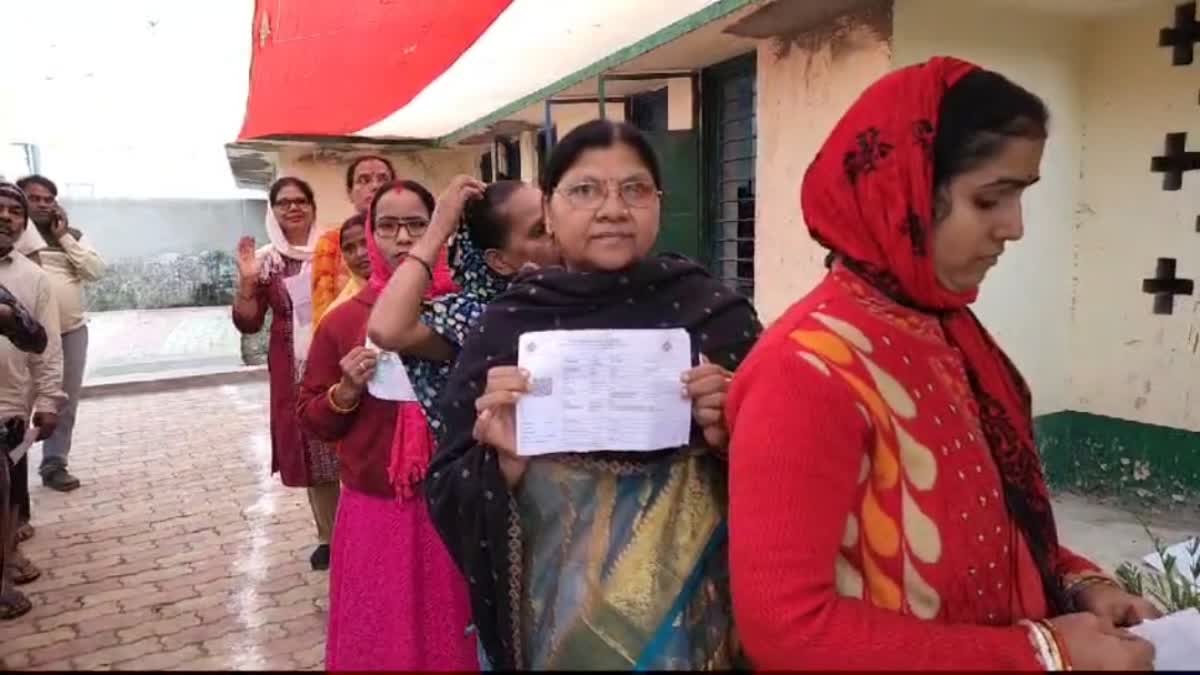 women-voters-eager-to-vote-in-dhanbad