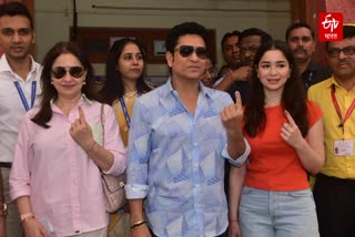 Sachin Tendulkar Cast Vote in Mumbai