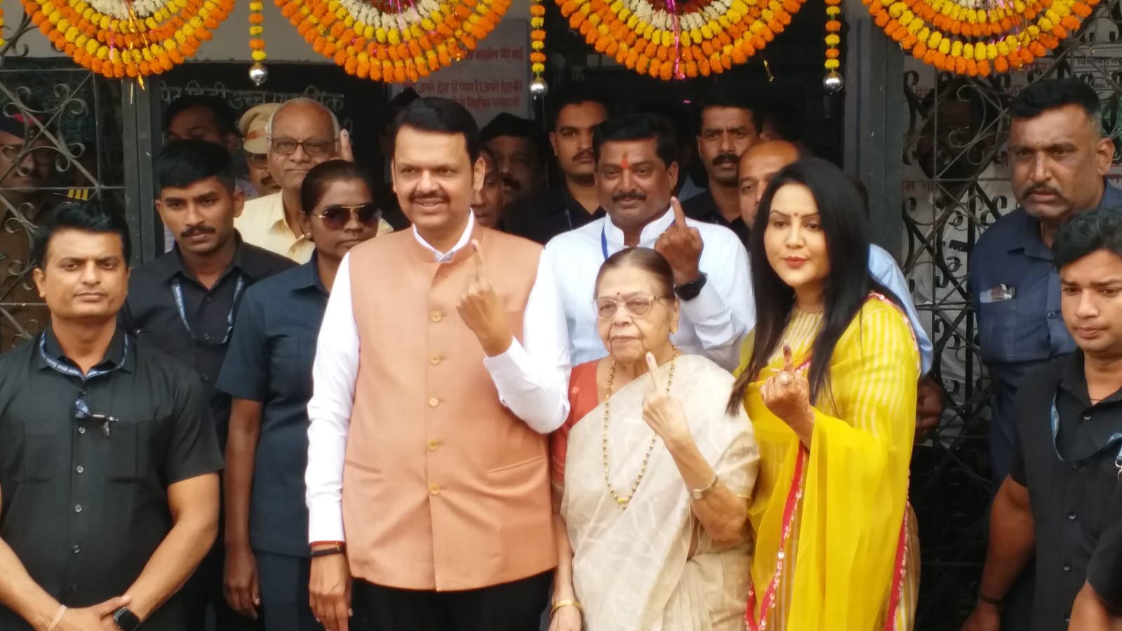 Devendra Fadnavis Cast Vote