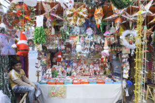 Kolkata: Festive atmosphere grips Entally Market as people prepare for Christmas