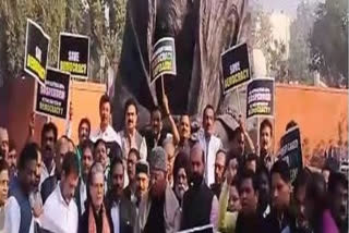 Suspended MPs to hold protest at Jantar Mantar Thursday