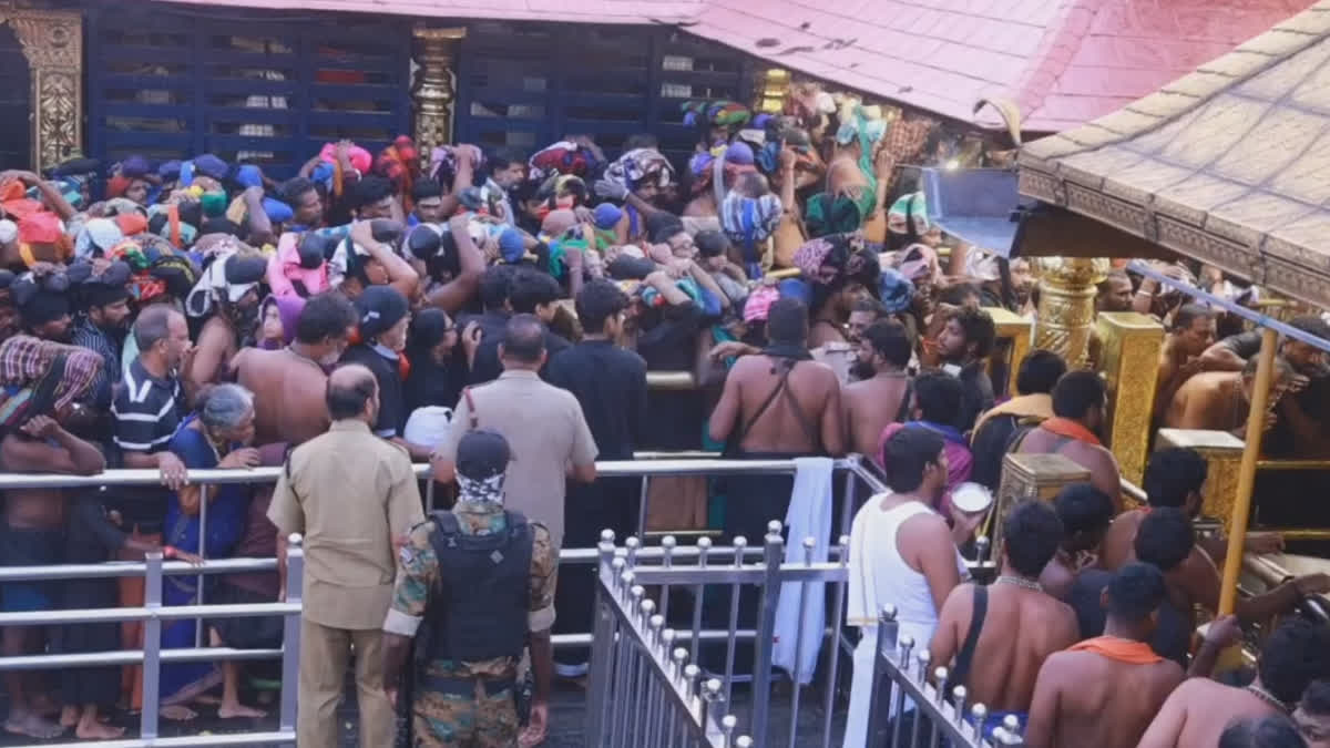 Sabarimala Mandala Puja  Sabarimala crowd increases  ശബരിമലയില്‍ വന്‍ ഭക്തജന തിരക്ക്  ശബരിമല മണ്ഡല പൂജ