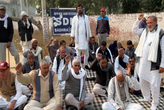 Badhra farmers hunger strike