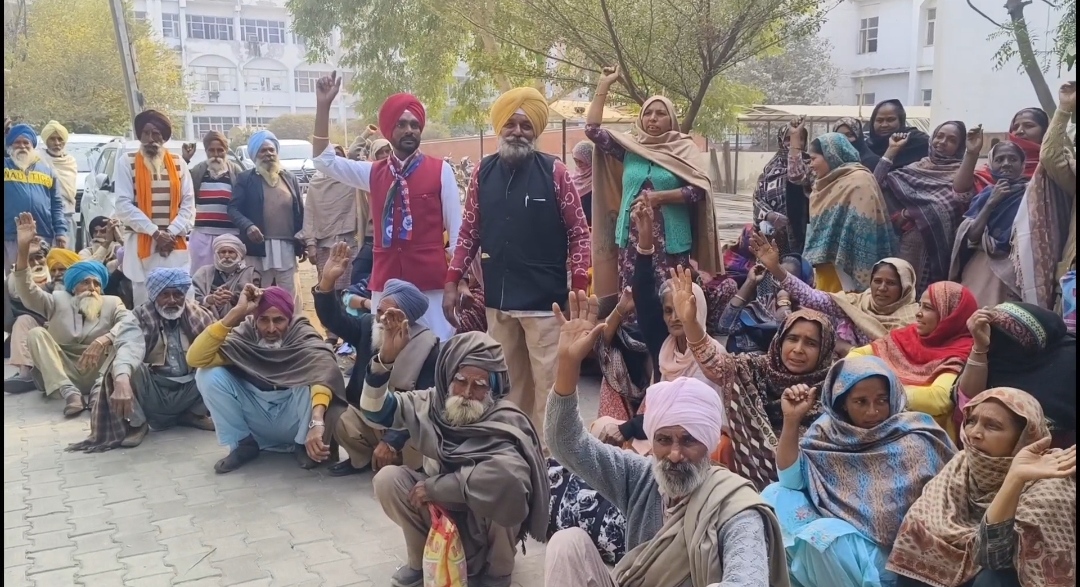 MNREGA workers protest in Barnala