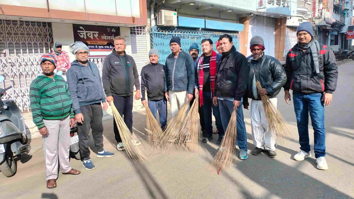 MLA Manish Jaiswal launched cleanliness campaign in Hazaribag