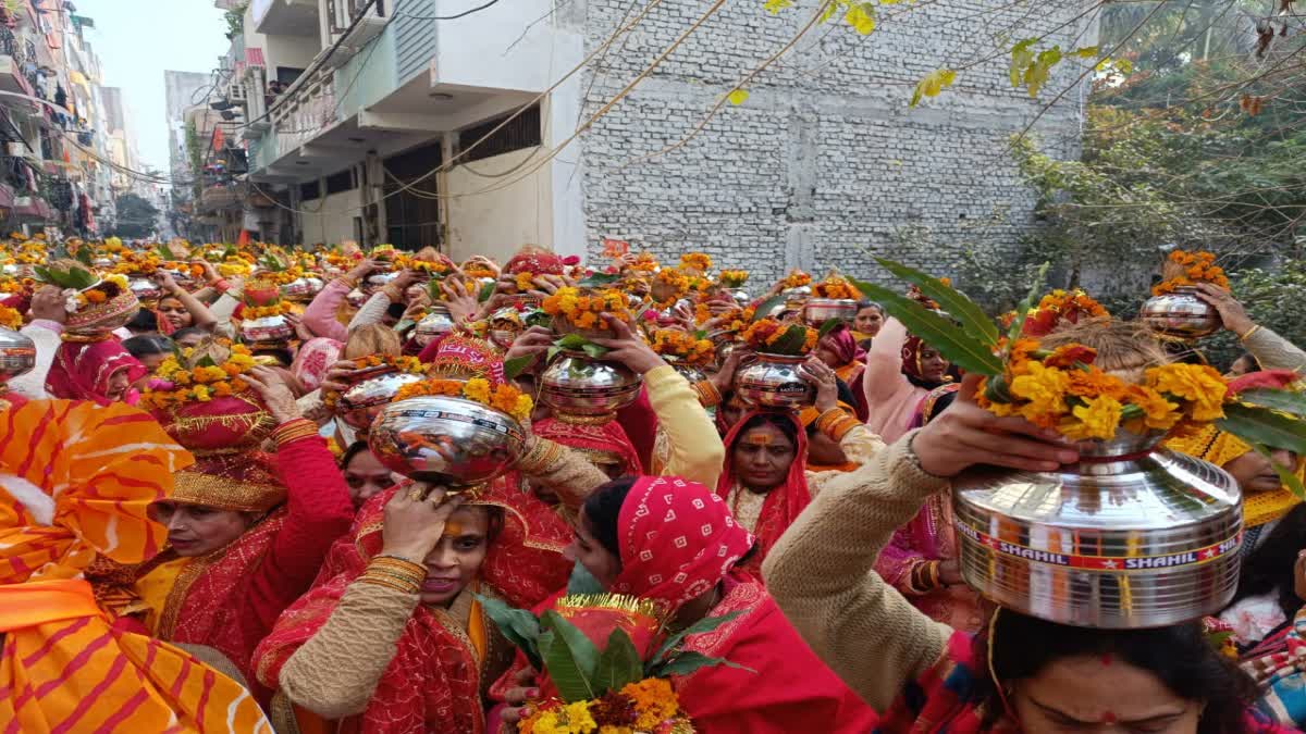 खानपुर गांव में निकाली गई कलश यात्रा