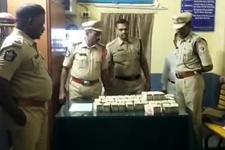 Railway Police Seize The Money Being Smuggled