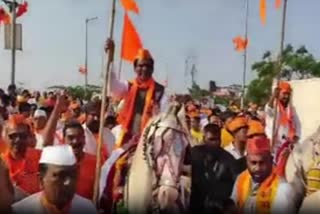 Union Minister Raosaheb Danve riding a horse in Kalash Yatra watch video
