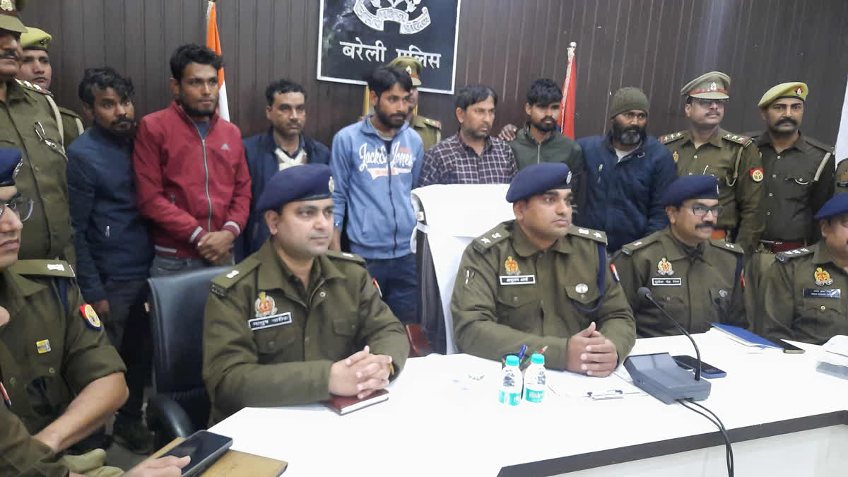 पुलिस गिरफ्त में आरोपी