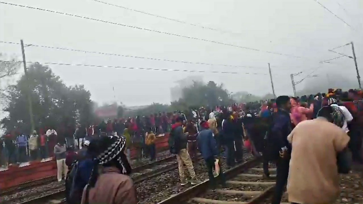 Protest at Pothahi railway station