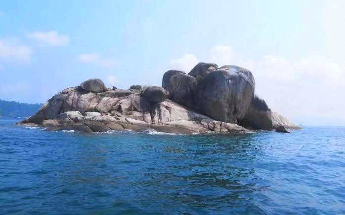 VELLIYANKALLU  ROCK ISLAND KOZHIKODE  പാറദ്വീപ് കോഴിക്കോട്  വെള്ളിയാങ്കല്ല്