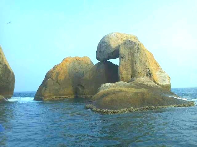 VELLIYANKALLU  ROCK ISLAND KOZHIKODE  പാറദ്വീപ് കോഴിക്കോട്  വെള്ളിയാങ്കല്ല്