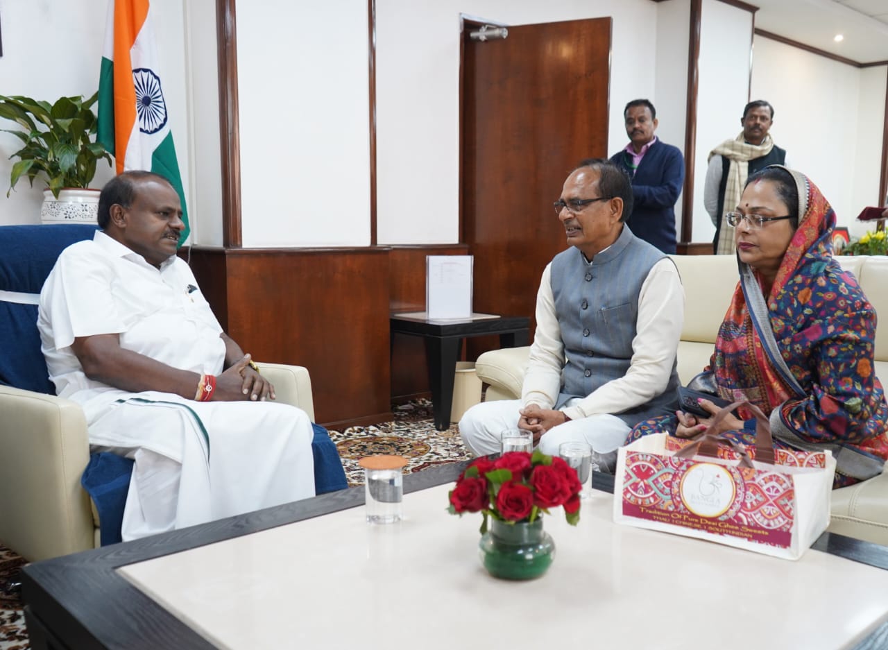 Discussion between Union Minister HD Kumaraswamy and Shivraj Singh Chauhan On Coconut Growers