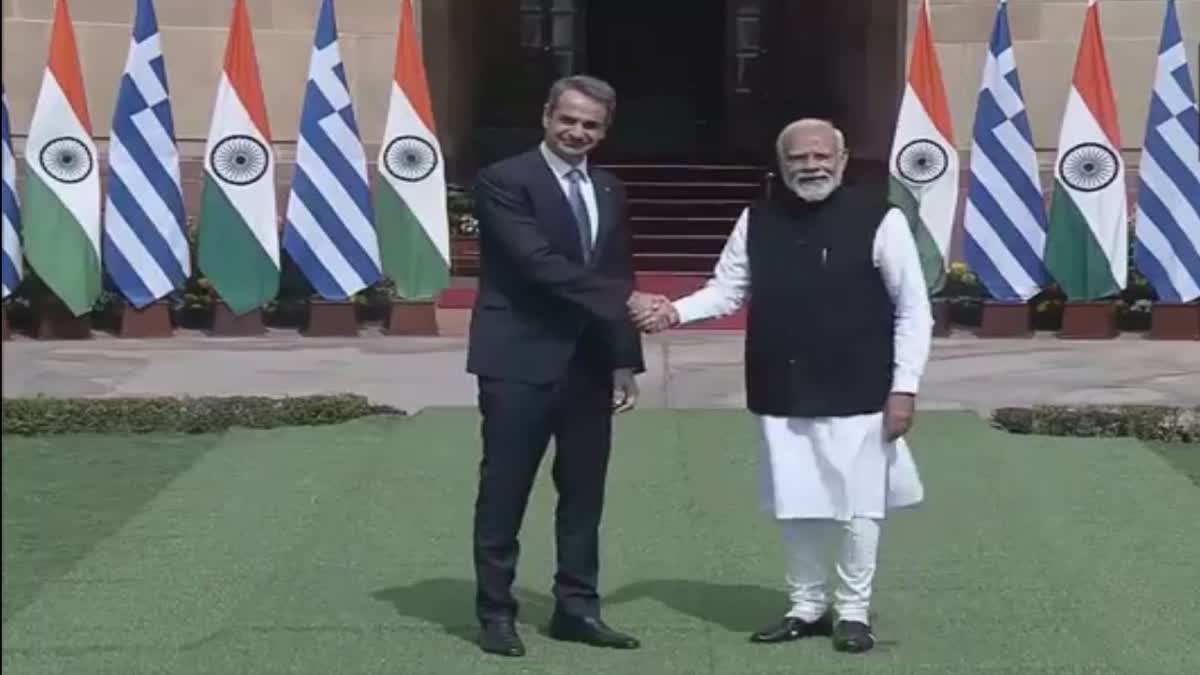 Kyriakos Mitsotakis visits India