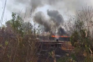 fire at waste treatment plant  fire at Manjeshwar Kubanoor  Kubanoor waste treatment plant  മാലിന്യ സംസ്‌കരണ പ്ലാൻ്റ്‌  മാലിന്യ പ്ലാൻ്റിൽ തീപിടുത്തം