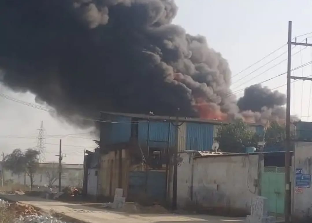 Fire in chemical factory of Meerut owner burnt