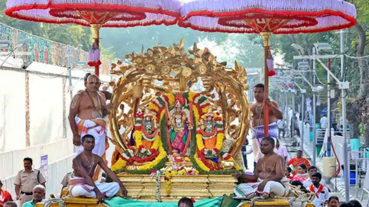 sri_kalyana_venkateswara_swamy_blesses_on_kalpavriksha