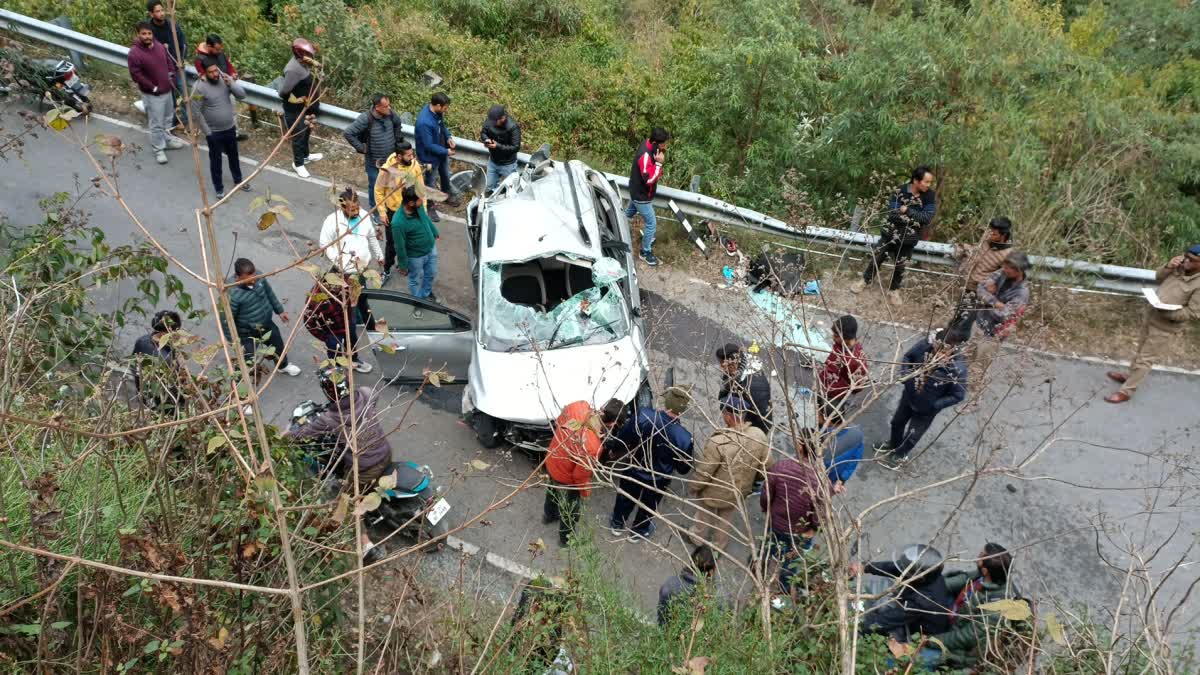 MUSSOORIE INNOVA CAR ACCIDENT