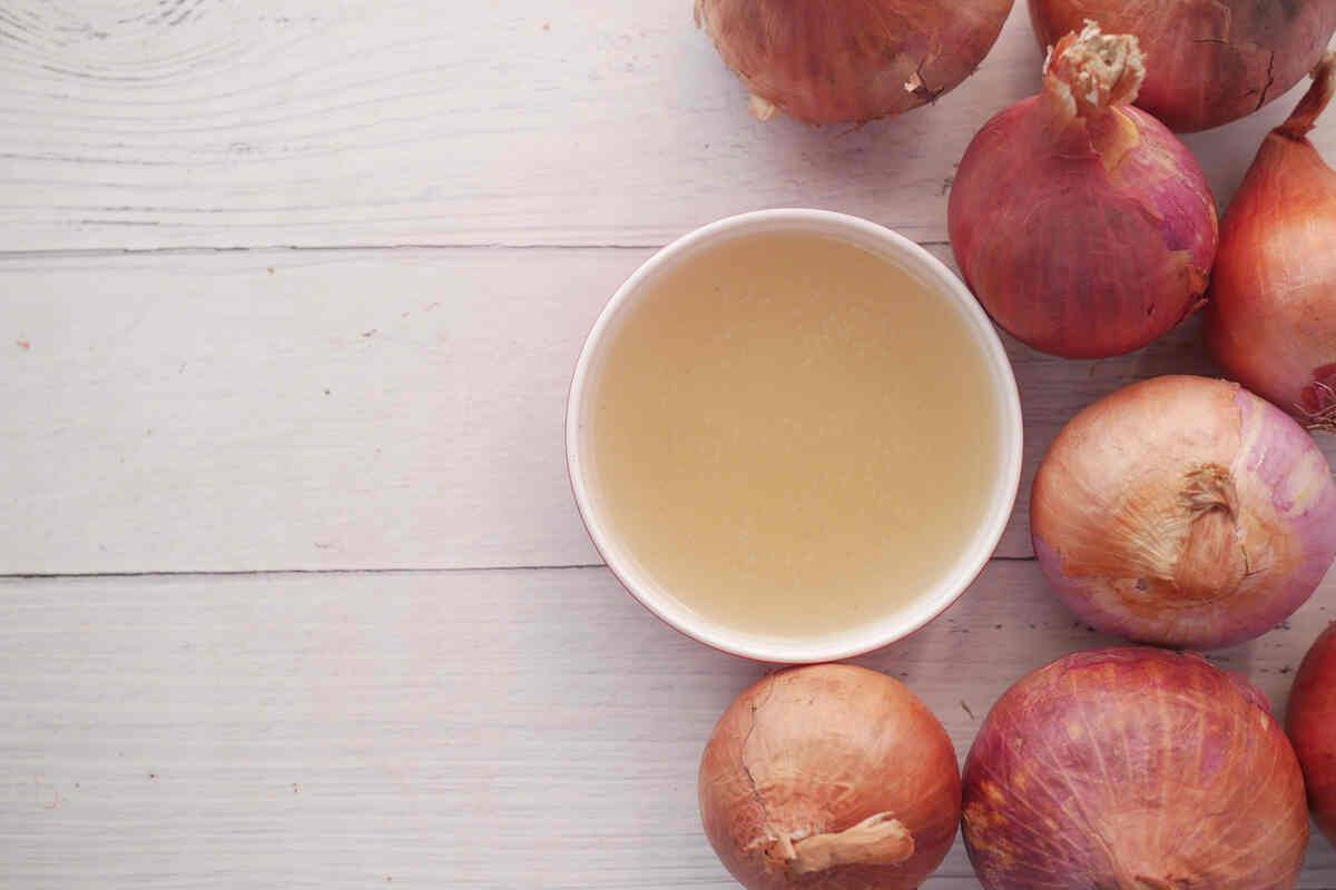 THIP Media debunked claims that onion tea cleanses the uterus, stating it is self-cleaning and home remedies may disrupt the bacterial balance, causing infections.