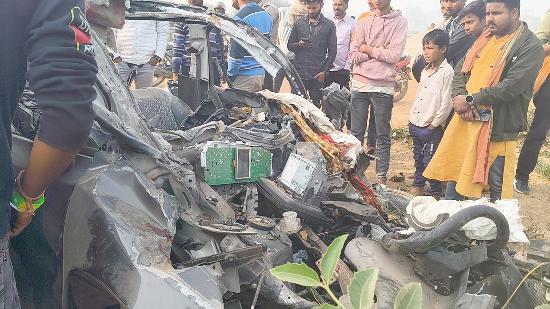 SEVERAL DIED IN ROAD ACCIDENT