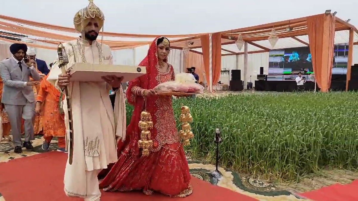 Farmers’ Protest Inspires NRI Couple’s Unconventional Wedding In Punjab Fields