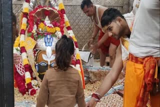 girl child in gerbh grih  Mahakaleshwar temple