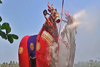 CATTLE PUPPET FOR TEMPLE PROCESSION  KOCHUMARATHADI TEMPLE KOLLAM  കെട്ടുകാള എഴുന്നള്ളിപ്പ്  കെട്ടുകാള അഗ്നിക്കിരയായി കൊല്ലം