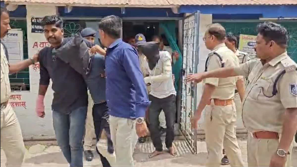 Ujjain on duty asi pistol snatched