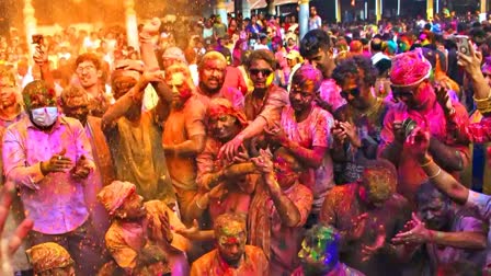 Top photographers share Holi tips & tricks for iPhone lovers in India