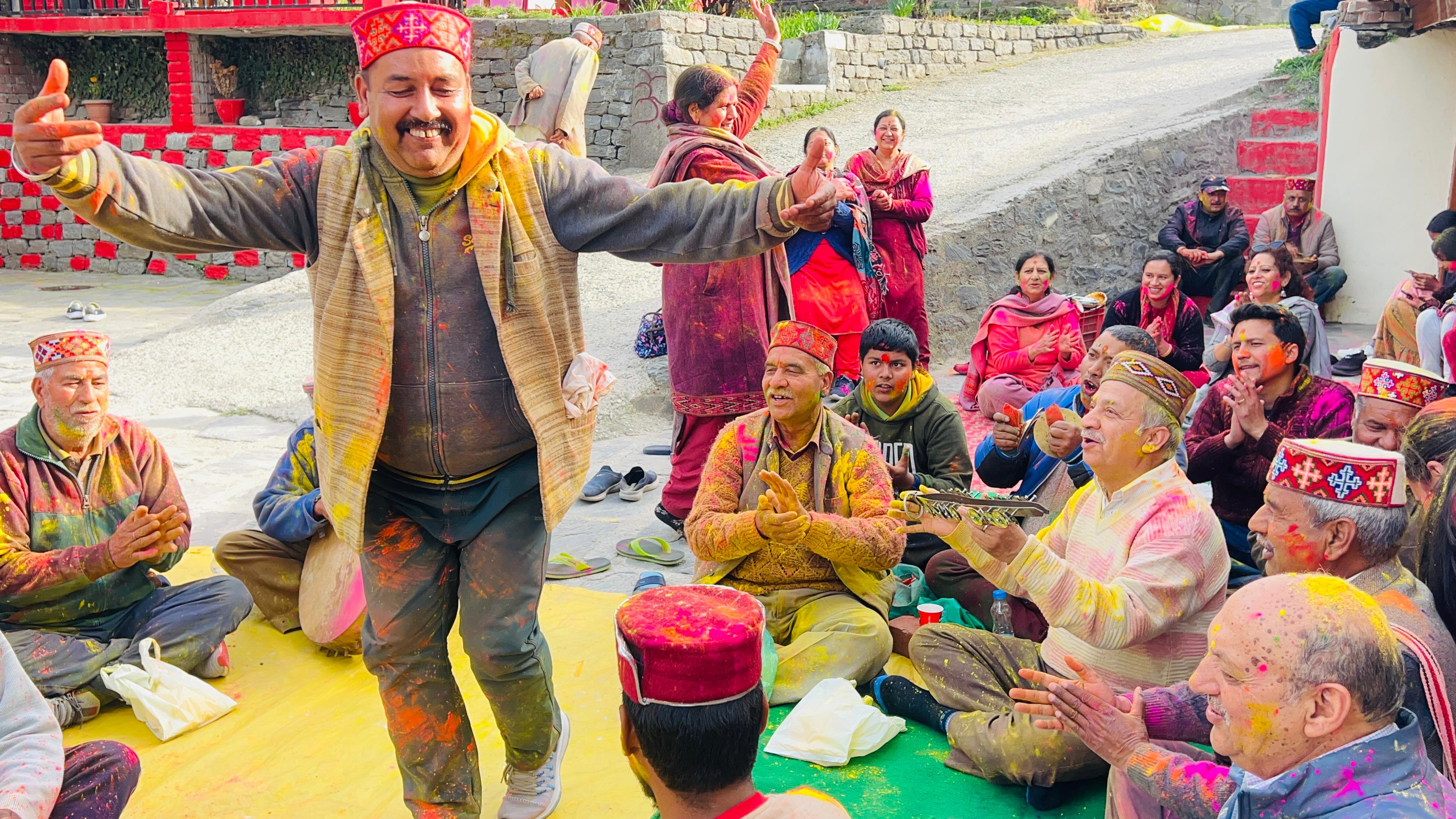 Kullu Special Holi