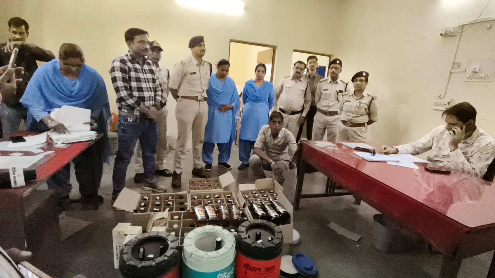 police caught liquor smuggler ratlam