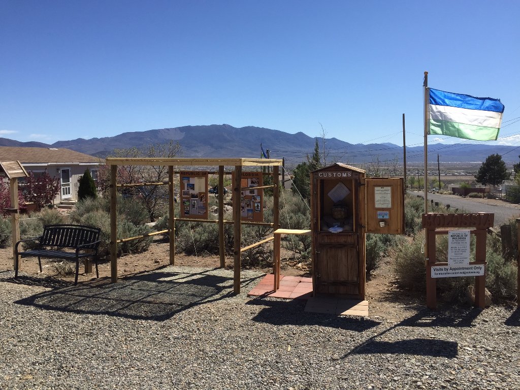 This is the smallest country in the world? Its name is Republic of Molossia, see the pictures of this country
