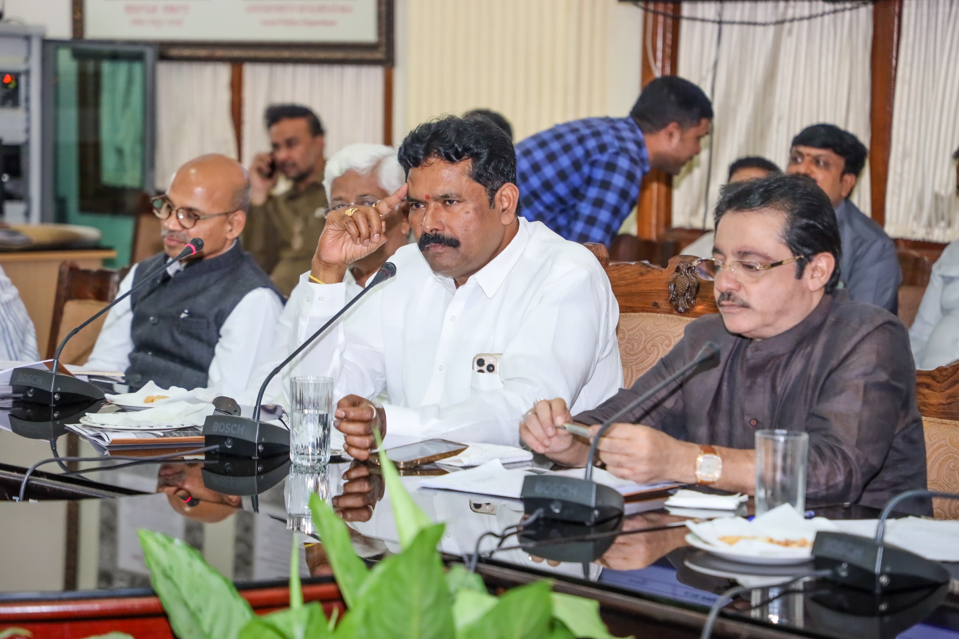 Shivaraj S Thangadgi meets with Tungabhadra Irrigation Advisory Committee