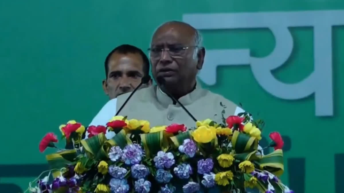 Congress leader Mallikarjun Kharge attacked at BJP-led Centre for trying to "terrorise" former Jharkhand Chief Minister Hemant Soren.